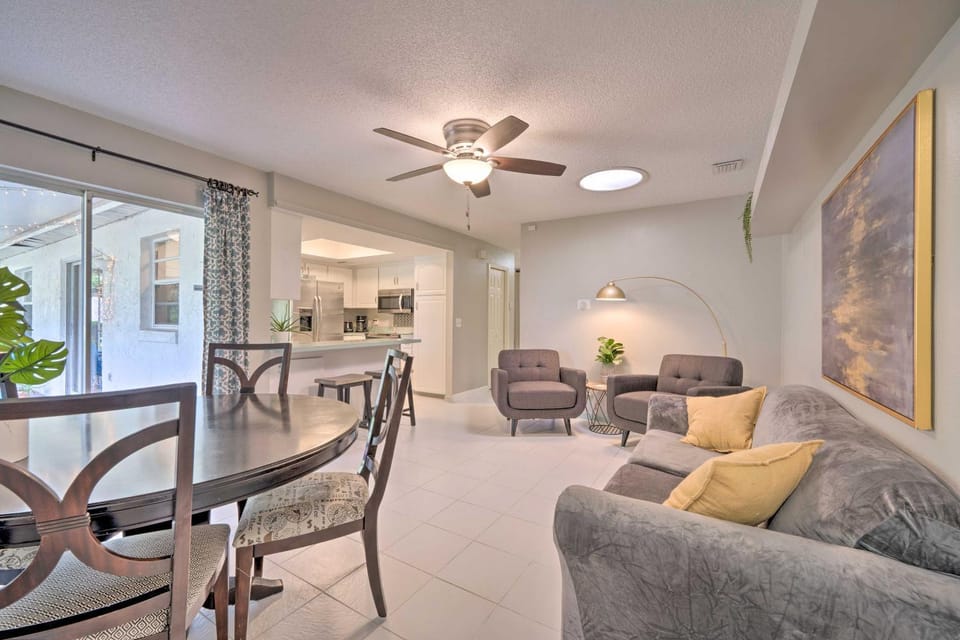 Pet-Friendly Apopka Home: 30 Mi to WDW! House in Forest City