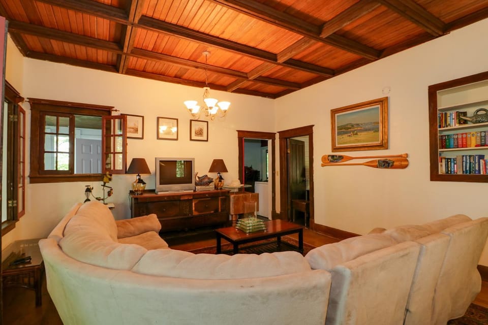 Island Cottage on Evans Lake Boat Rental Required House in Ohio