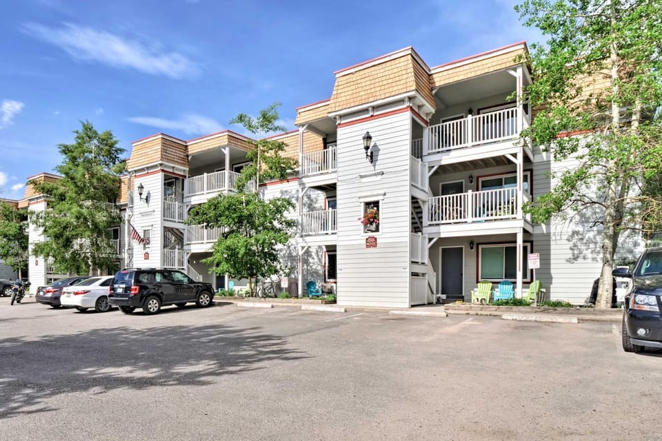 Walk to Slopes: Dtwn Breckenridge Condo on Main St House in Breckenridge