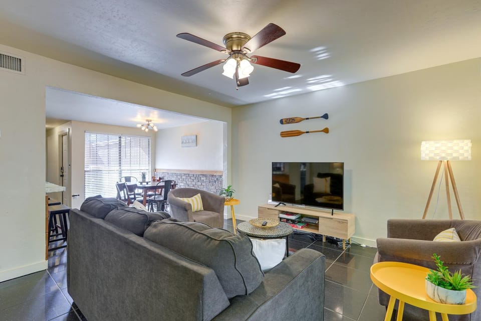 3 Mi to UF: Townhome w/ Patio in Gainesville! House in Gainesville