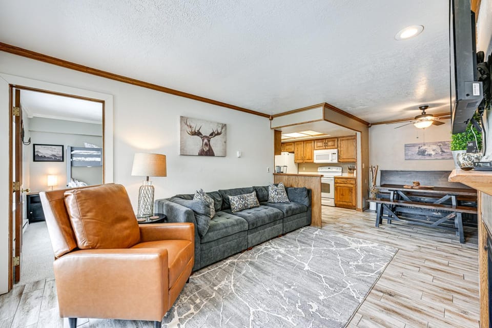 Brian Head Condo w/ Pool Access - Steps to Resort! House in Brian Head