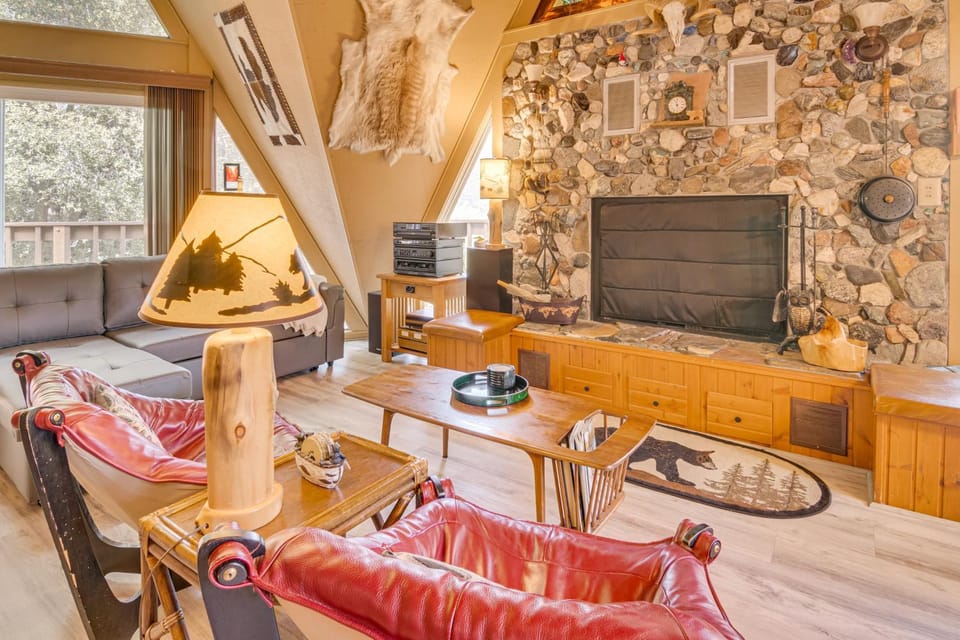 'Star House' Unique Home w/ 360 Mountain Views! House in Pine Mountain Club