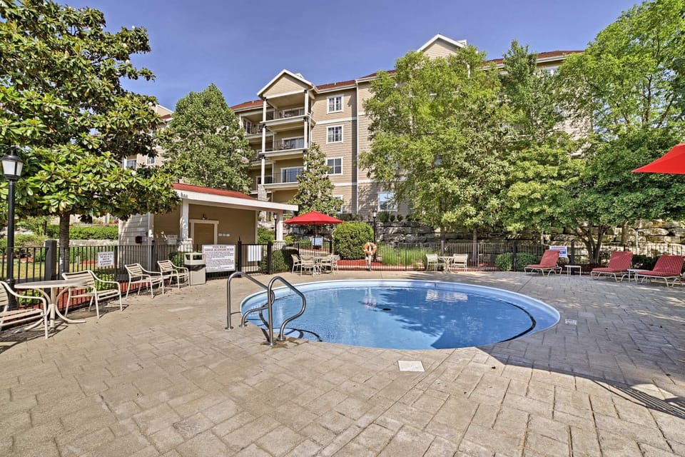 3 Mi to Shows & Shopping! Branson Condo w/ Perks House in Branson