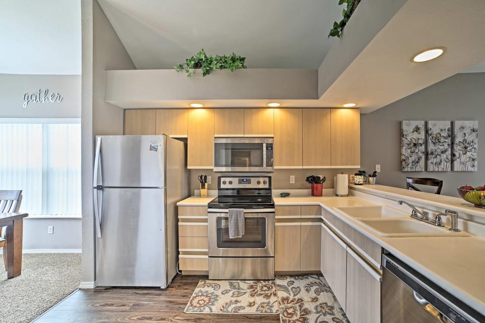 3 Mi to Shows & Shopping! Branson Condo w/ Perks House in Branson