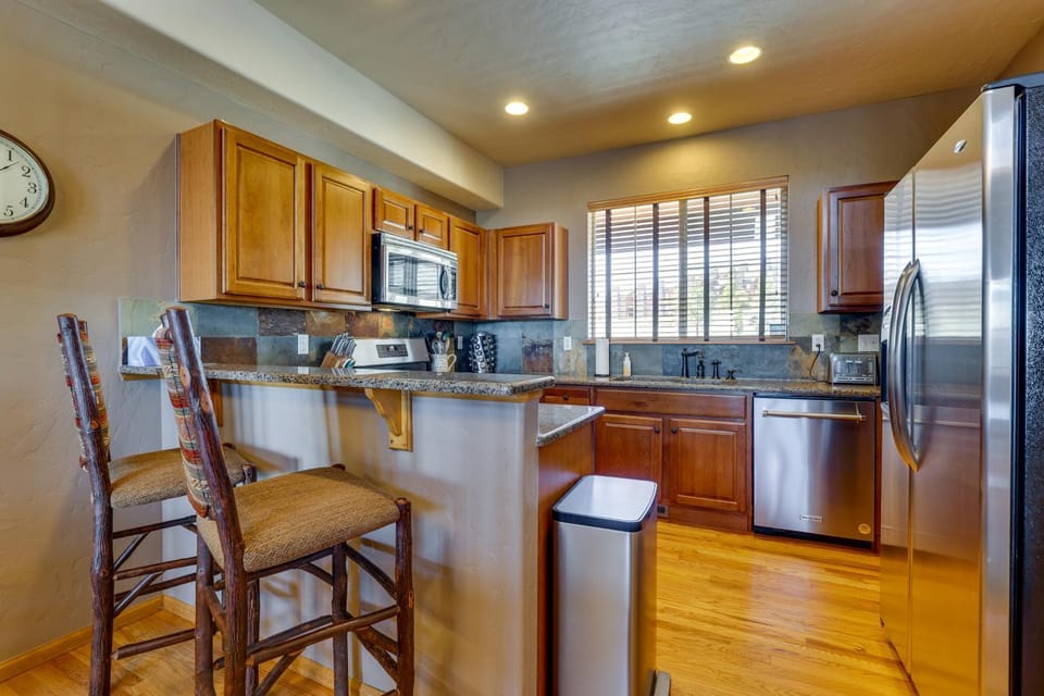 1 Mi to Granby Ranch: Mtn Home w/ Deck House in Granby