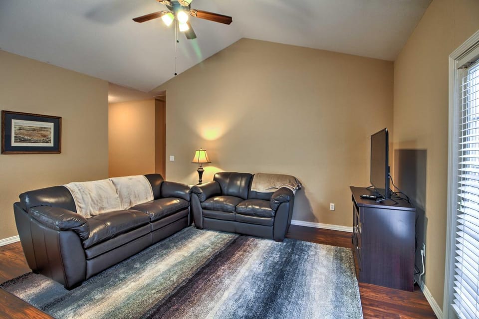 Walk to The Strip: Family-Friendly Branson Home House in Branson