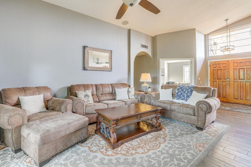 Heated Pool & Patio: Tempe Retreat Near Hiking! House in Tempe