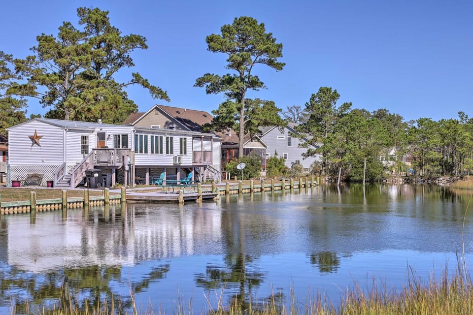 Quaint Chincoteague Island Hideaway w/ 2 Porches! House in Chincoteague Island