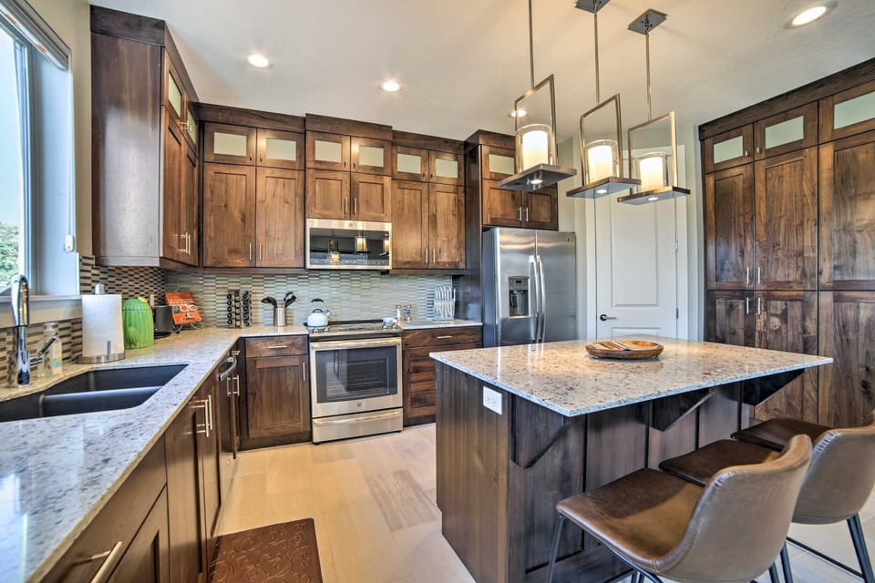 Luxury Moab Vacation Rental w/ Pool Access! House in Moab