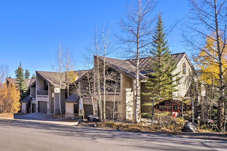 Walk to Lifts! Chimney Ridge Townhome w/ Hot Tub House in Breckenridge