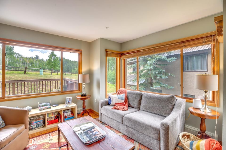 Mountain Village Home Steps to Ski Lift & Shuttle! House in Telluride