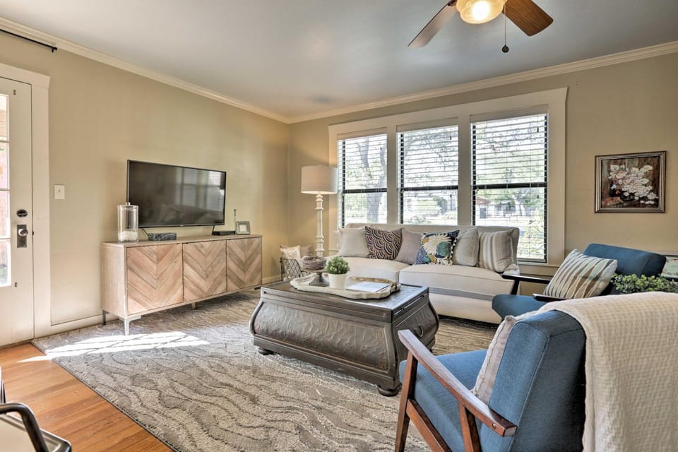 Fredericksburg Cottage w/ Grill - Walk to Main St! House in Fredericksburg