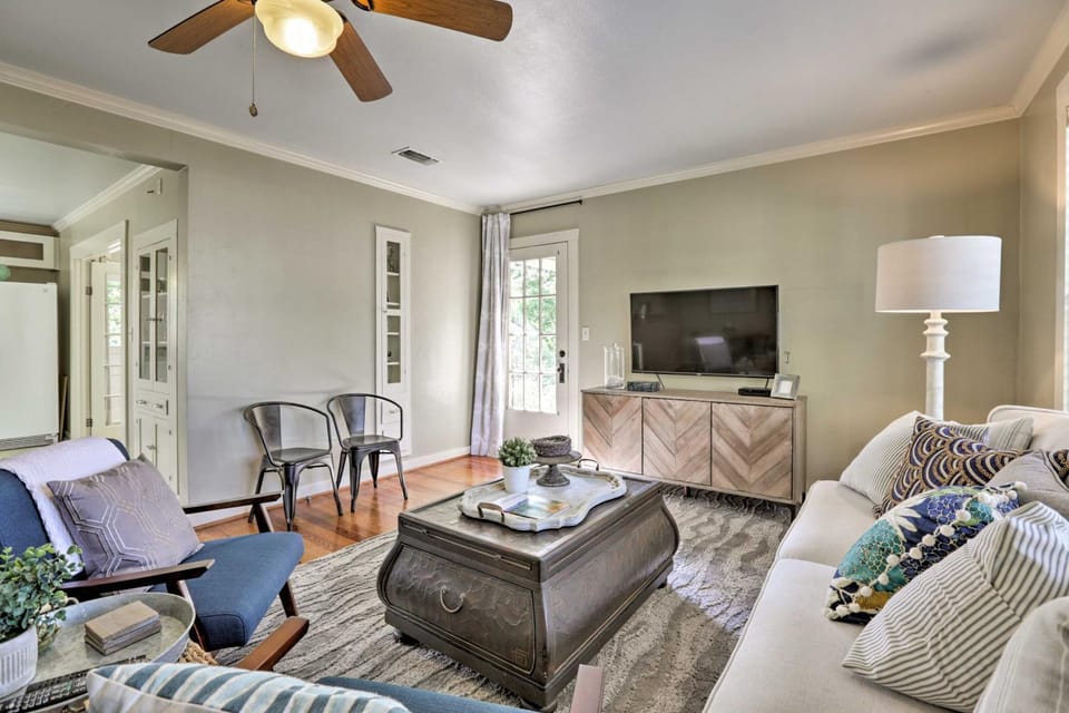 Fredericksburg Cottage w/ Grill - Walk to Main St! House in Fredericksburg