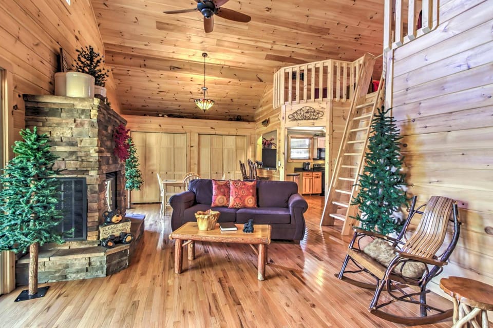 Hot Tub & Loft: Mountain-View Sevierville Cabin Cabin in Sevier County