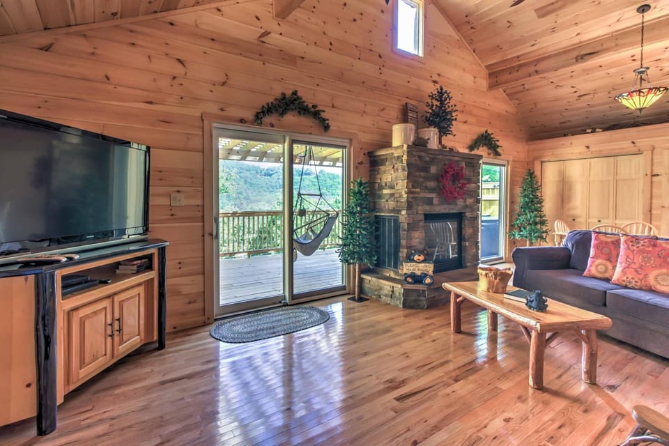 Hot Tub & Loft: Mountain-View Sevierville Cabin Cabin in Sevier County