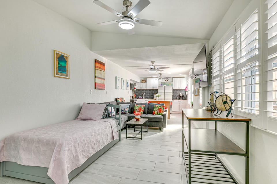 'Driftwood Beach Suite' - Walk to Clearwater Bch House in Clearwater Beach