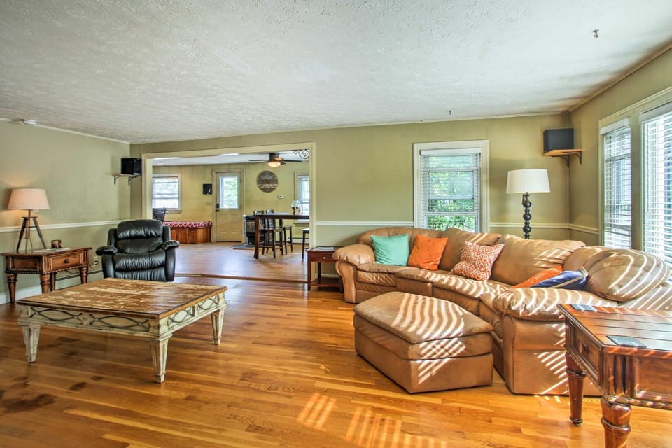 Walk to Beach: Maine Home w/ Hot Tub & Deck! House in Old Orchard Beach