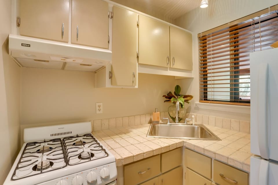 Cute PCB Condo by Lake Powell w/ Pool Access! House in Sunnyside