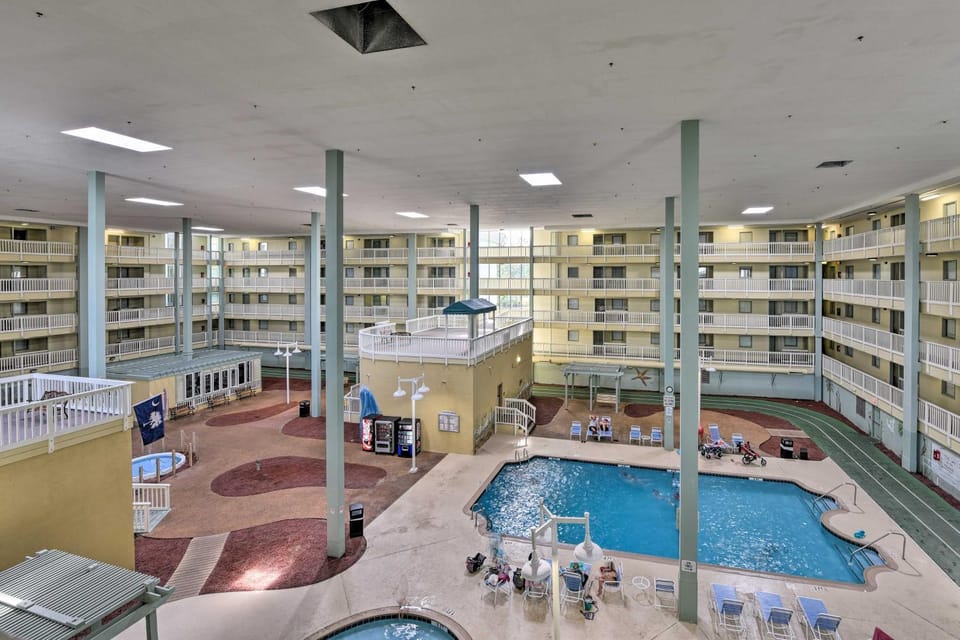 Walk to Beach: Hilton Head Resort Condo w/ Pools! House in Hilton Head Island