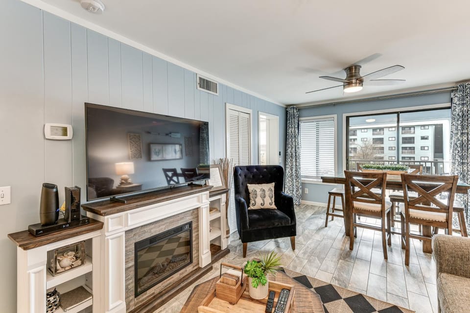 Walk to Beach: Hilton Head Resort Condo w/ Pools! House in Hilton Head Island