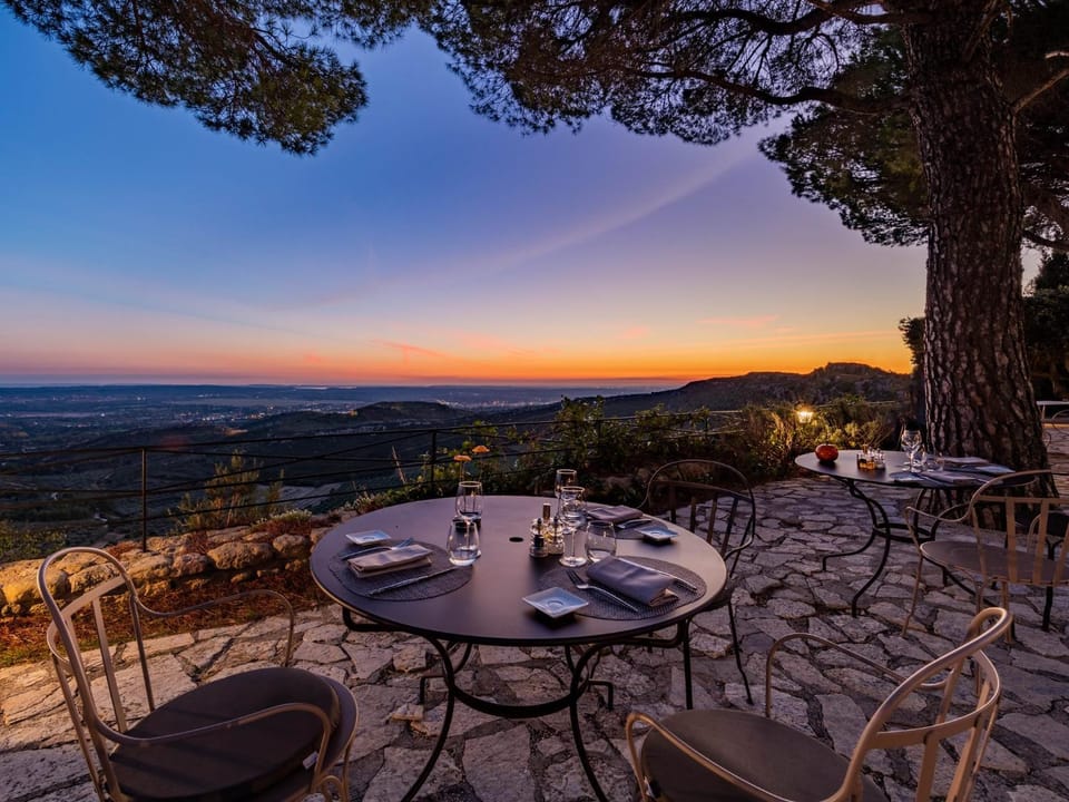 Restaurant/places to eat, Balcony/Terrace, Sunset