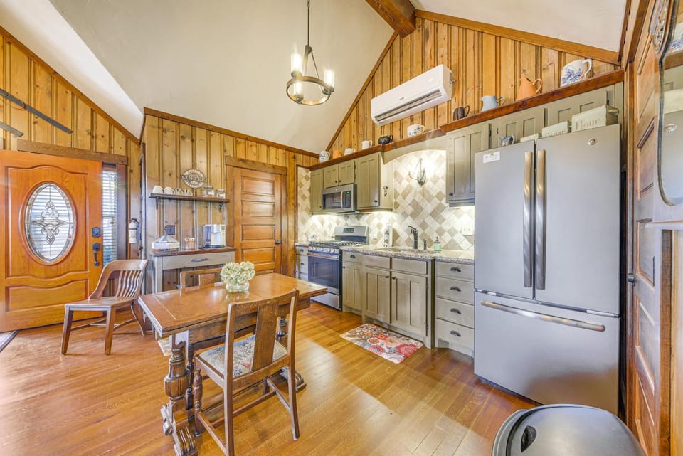 2 Mi to Village of Ruidoso! 'Little Pine Cottage' Apartment in Ruidoso