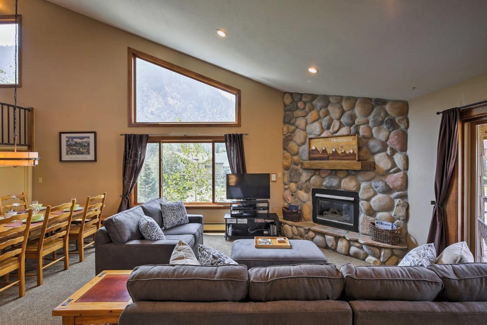 Half-Mi to Copper Mtn Slopes: Frisco Unit w/ Loft House in Frisco