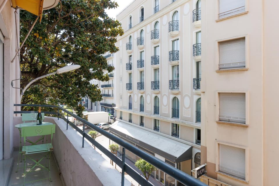 Festival YourHostHelper Apartment in Cannes