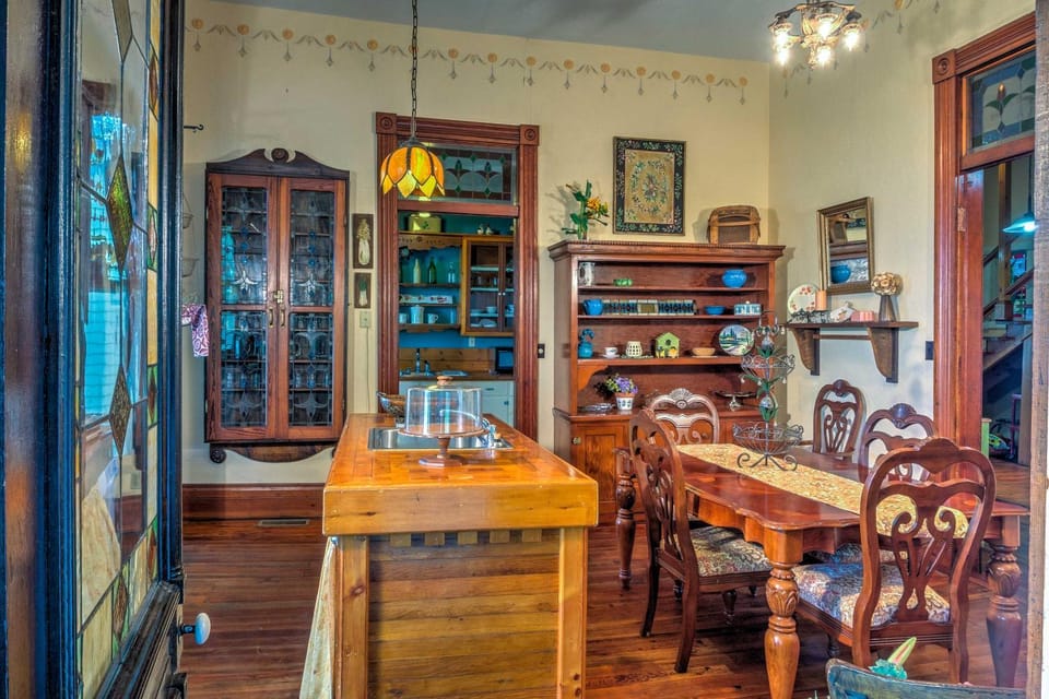 Russellville House w/ Garden - Walk to Main Street House in Kentucky