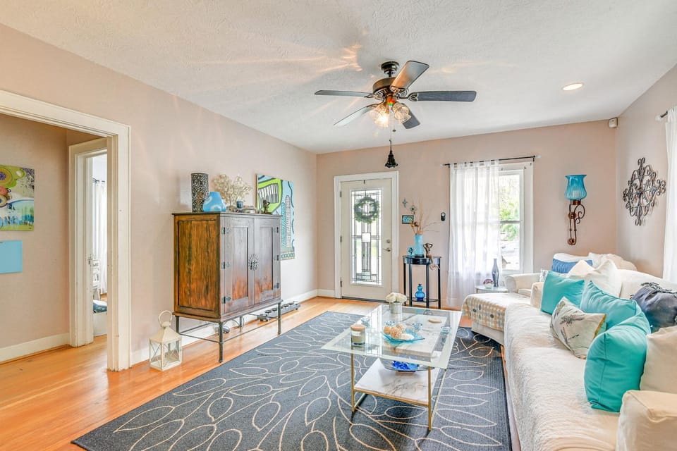 1/2 Mi to Beach! Pet-Friendly Dtwn Galveston Home House in Texas City
