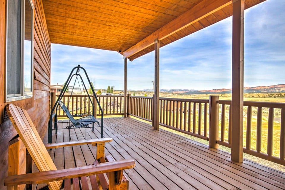Rustic Bryce Canyon Home w/ Deck on Sevier River! House in Hatch