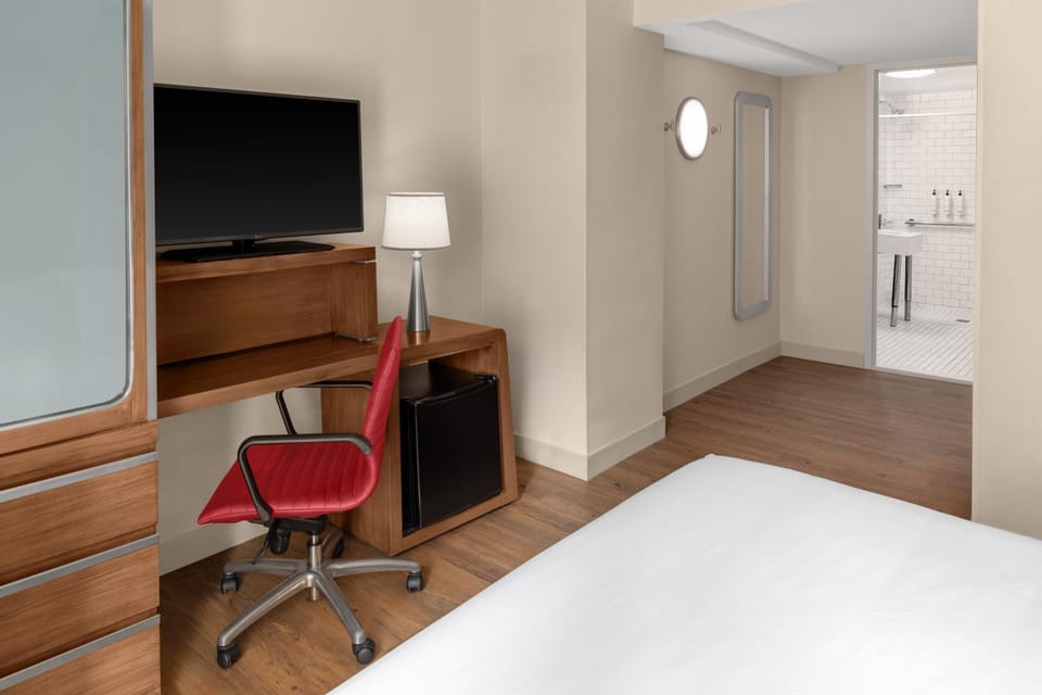 Bedroom, wardrobe