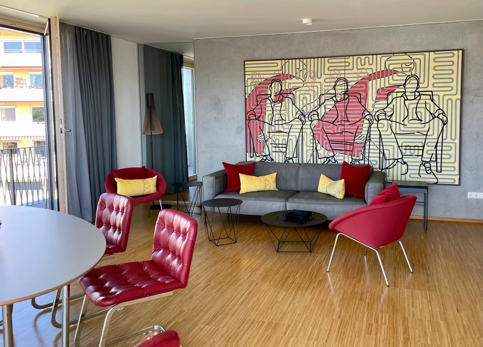 Living room, Seating area
