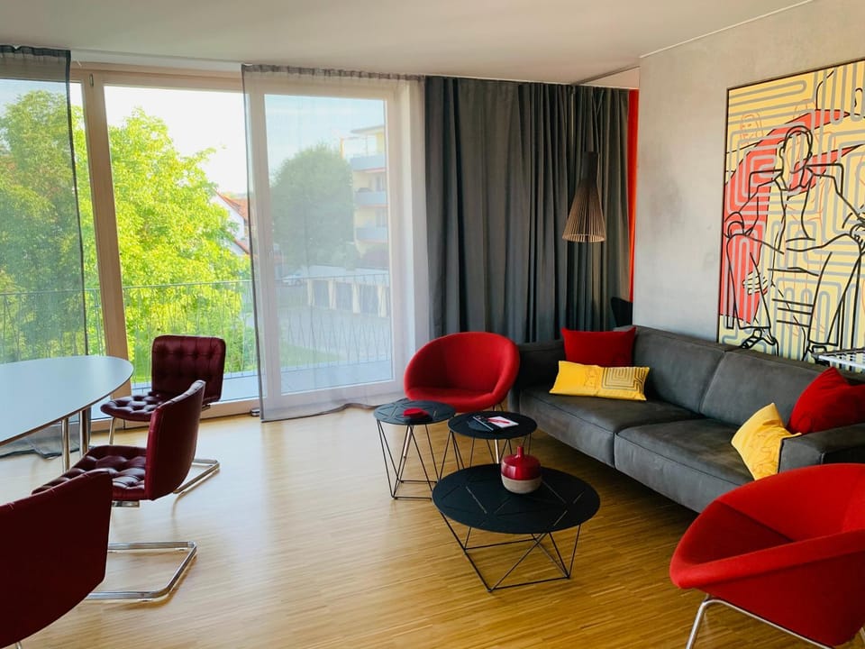 Living room, Seating area