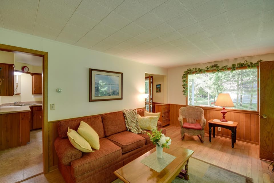 'Cherry Cottage' - Walk to Peninsula State Park! House in Ephraim