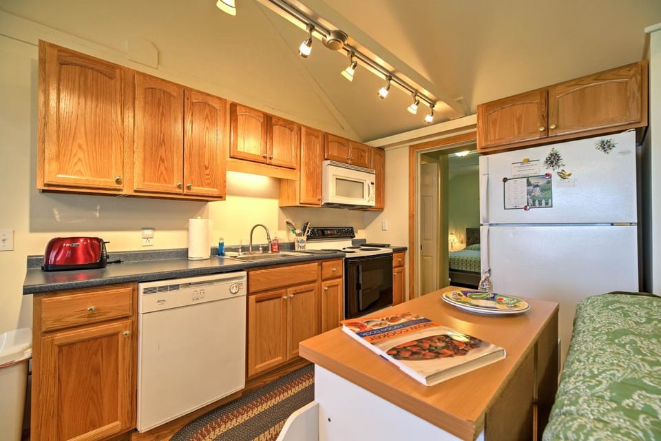 'Willow Point' ~ Lake Champlain House w/ 2 Kayaks! House in Isle La Motte