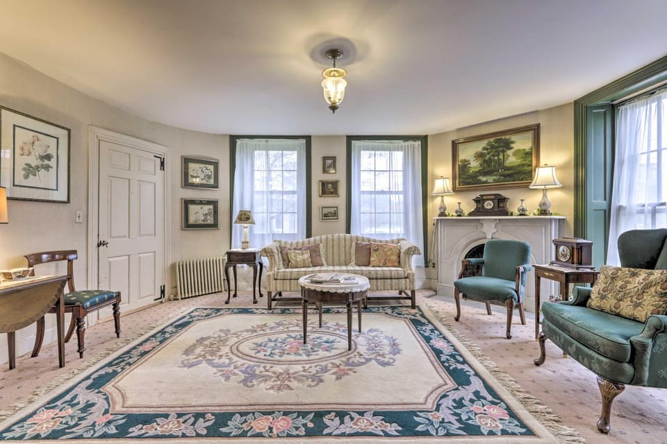 Elegant Norwich House w/ Billiards Room & Ballroom House in Norwich
