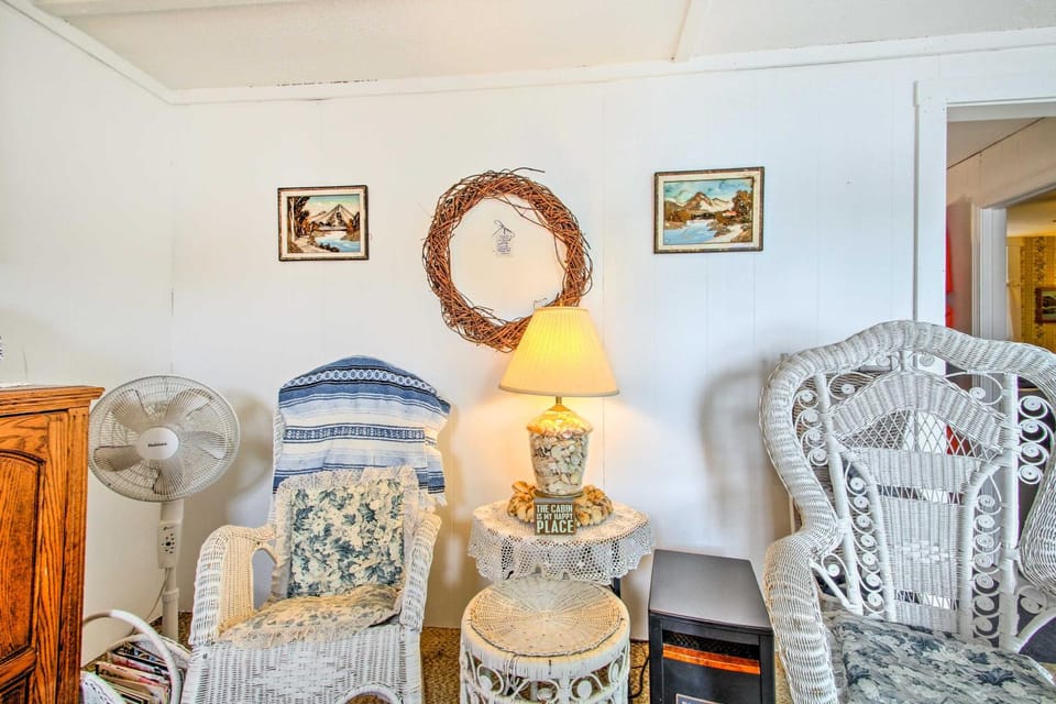 Hartford Cottage w/ Private Beach on Bear Pond! House in Maine