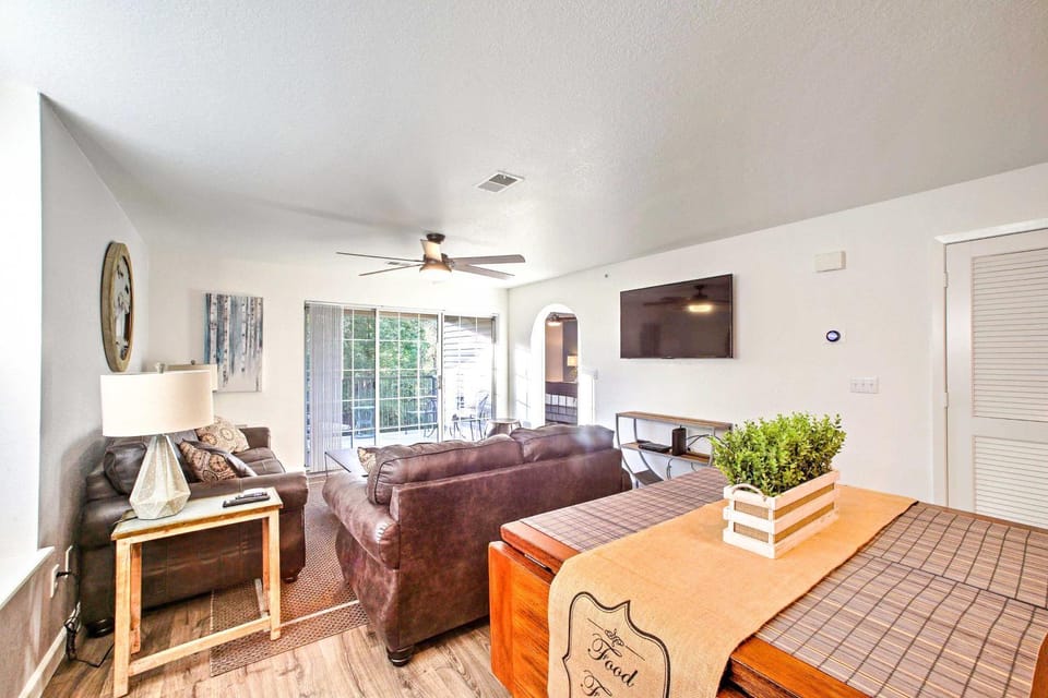 3 Mi to Branson Landing! Condo with Game Room Access Apartment in Hollister