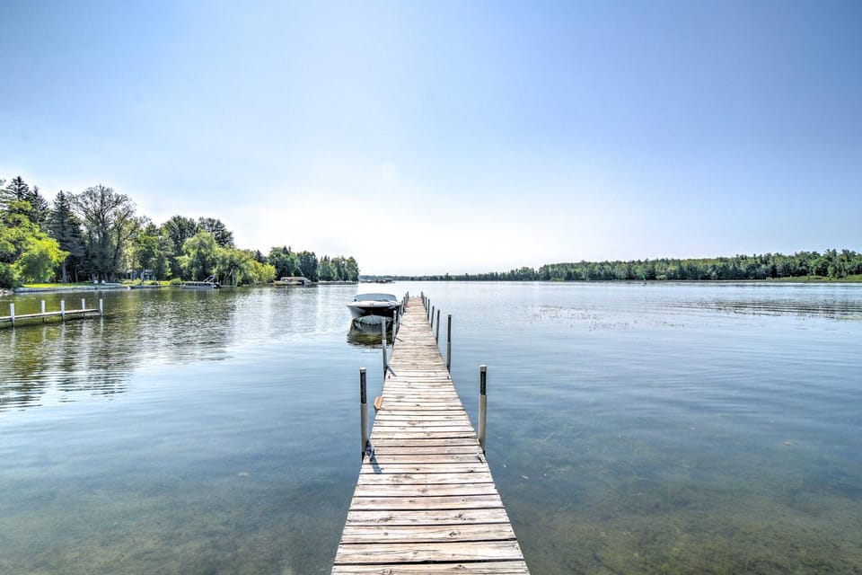 'Tiny House Cottage 6' w/ Dock on Crooked Lake Apartment in Oden