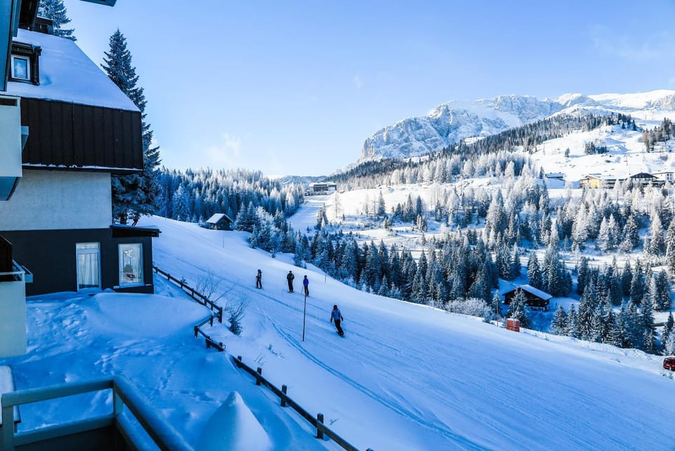 View (from property/room), Landmark view, Mountain view