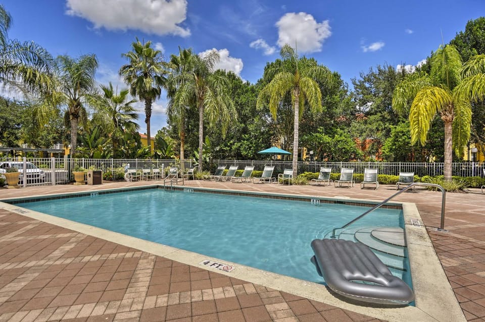 5 Mi to Disney: Emerald Island Resort Condo! House in Four Corners