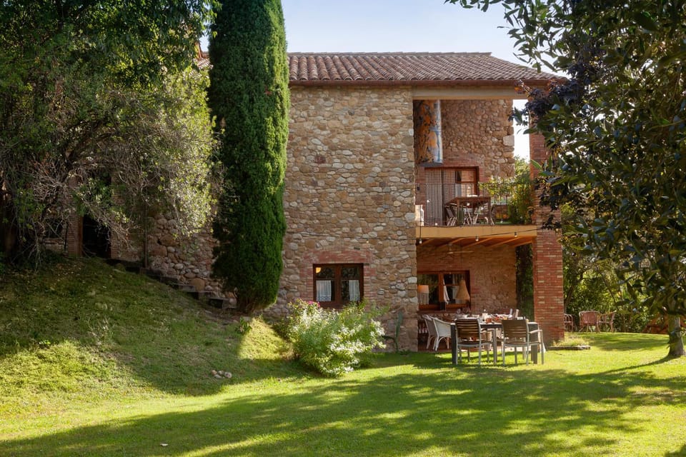 Property building, Patio, Spring, Day, Natural landscape, Garden