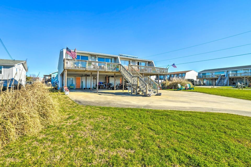 Coastal Atlantic Beach Duplex < 1 Mi to Boardwalk! House in Atlantic Beach