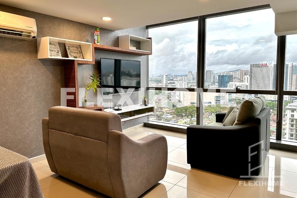 Communal lounge/ TV room, TV and multimedia, Living room, City view