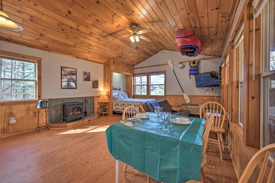 Cabin w/ Hot Tub - Near Nantahala Outdoor Center! Cabin in Fontana Lake