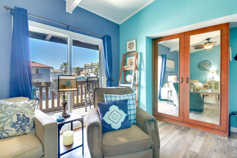 Beachfront, Pet-Friendly South Padre Island Condo House in South Padre Island