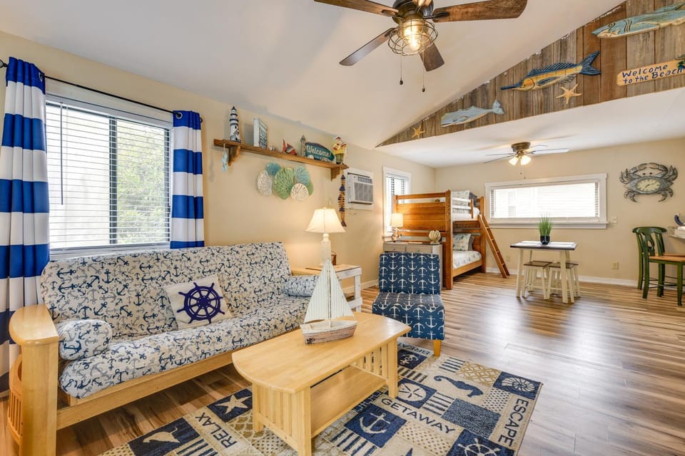 Sun, Sand & Smiles! Ocean Isle Apt w/ Balcony Apartment in Ocean Isle Beach