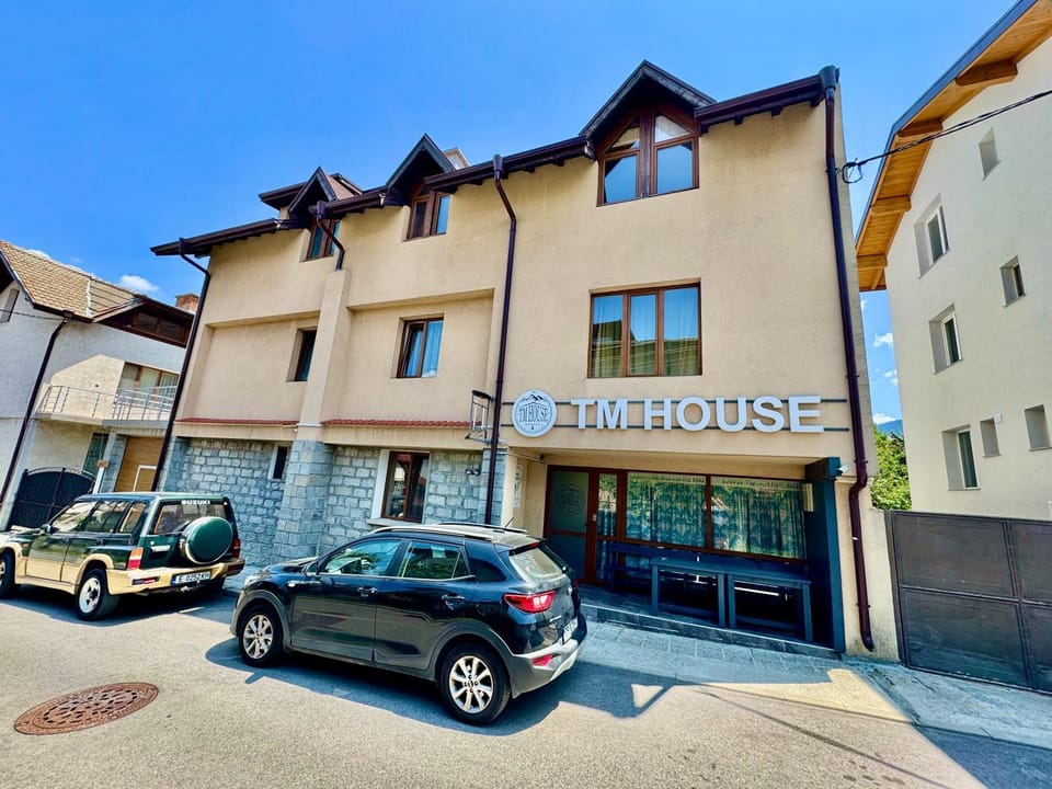 Property building, Location