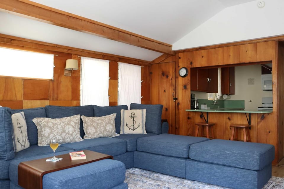 Walk to Beach & Main St: Catalina Island Cottage! House in Avalon